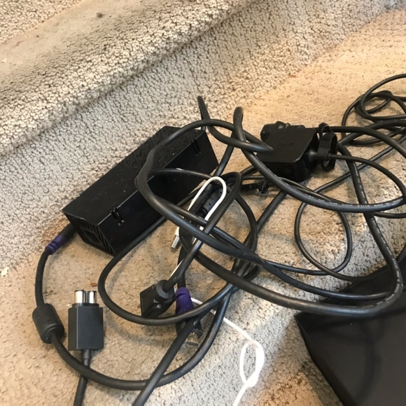 Xbox s - Picture 2 of 2